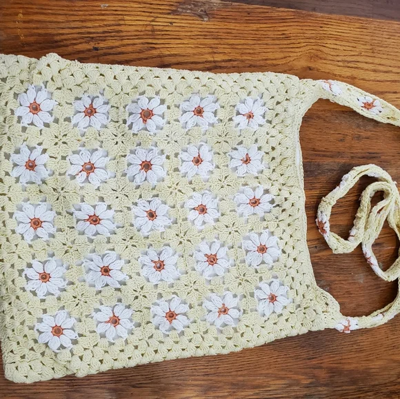 CROCHET Crossbody Purse Yellow White Flowers - Picture 5 of 5